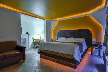 Romantic Inn & Suites - 39