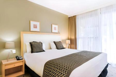 Rydges - 28