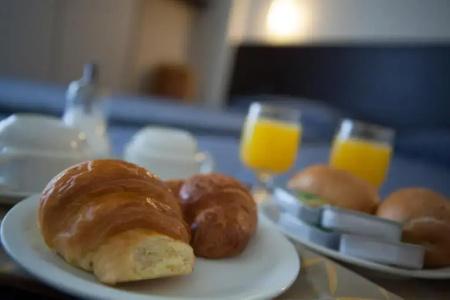 Auto Park Con Ristorante Interno e Grande Parcheggio Gratuito - 56