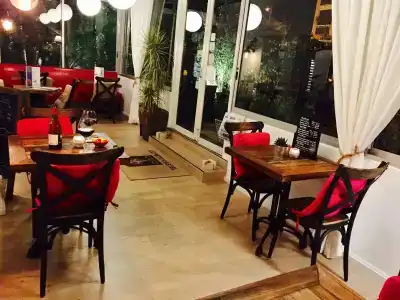 Hôtel Le Petit Castel - 16