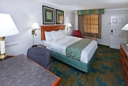 La Quinta Inn by Wyndham Austin Oltorf - 24