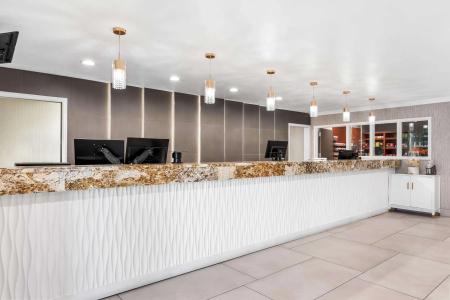 Best Western Plus Abbey Inn - 11