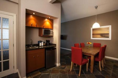Days Inn & Suites by Wyndham - 24