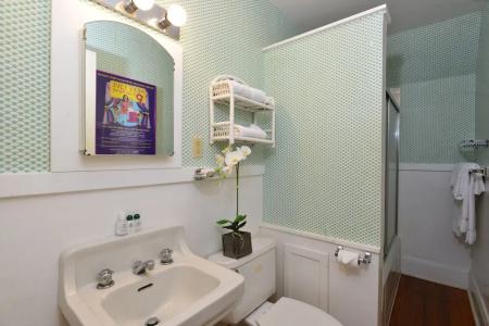 Wilburton Inn - 133