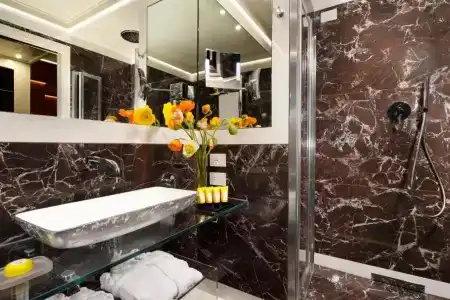 Ponte Vecchio Suites & Spa - 12