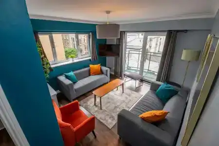 Drury Court - 84