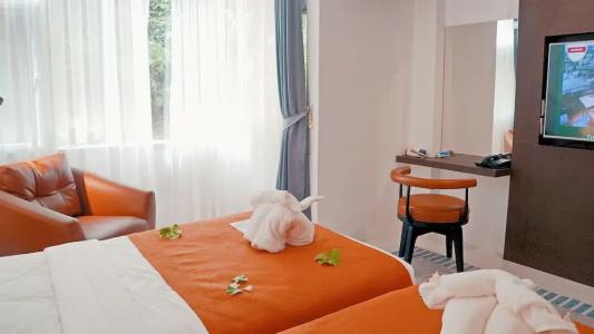 Hilltop Wellness Resort - 80