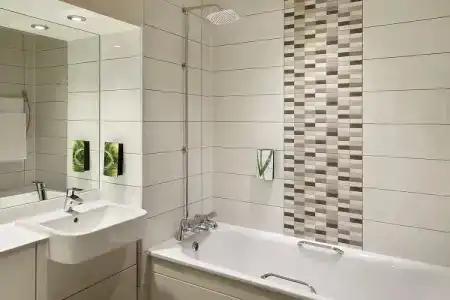 Premier Inn East - 6