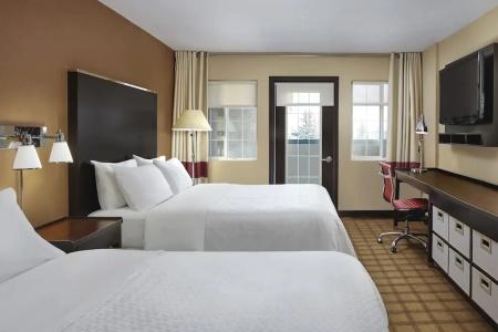 Four Points by Sheraton & Suites West - 33
