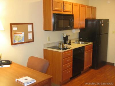Candlewood Suites Indianapolis Northwest, an IHG - 6