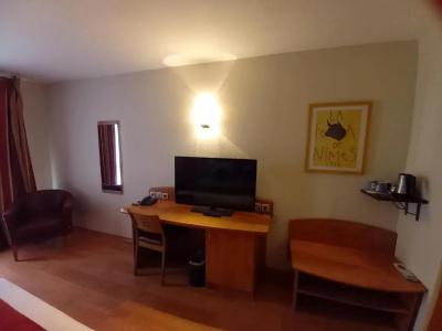 Kyriad Nîmes Ouest A9 - 71