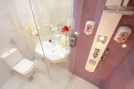 Erase un - 8