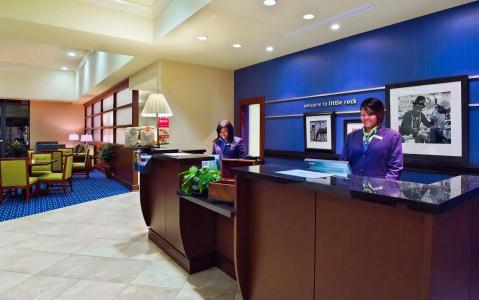 Hampton Inn & Suites-Downtown - 28