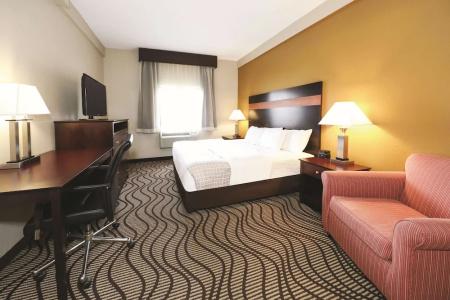 La Quinta Inn by Wyndham near Cedar Point - 52