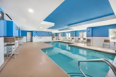 Comfort Inn & Suites West - Lookout Mountain - 17