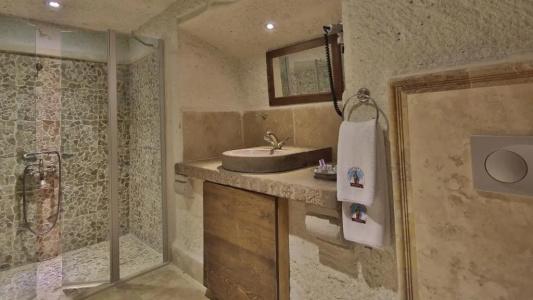Phocas Cave Suites - 29