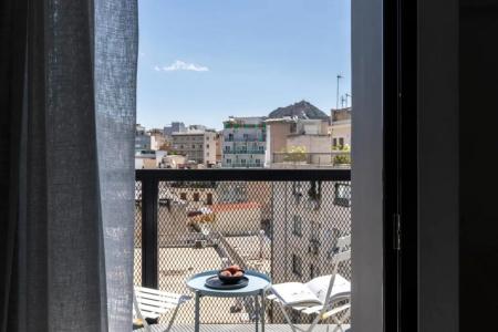 Melo Athens - 129