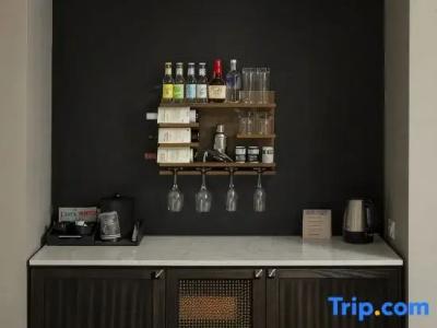 Epicurean Atlanta, Autograph Collection - 54