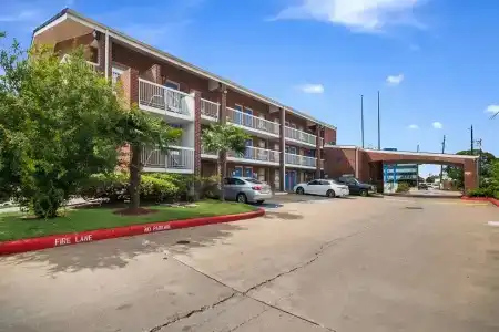 6-Houston, TX - Brookhollow - 15