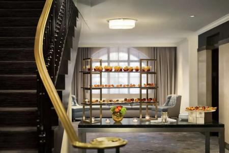 Hilton New Orleans / St. Charles Avenue - 13