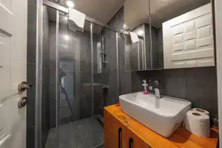 Mrt Suites Lara - 9