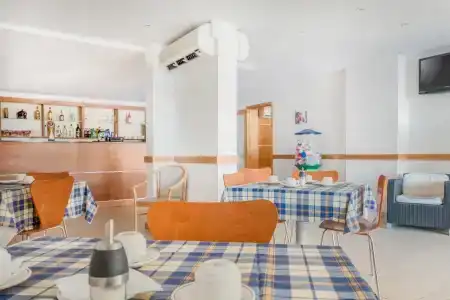 Qawra Point Holiday Complex - 27