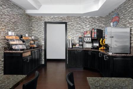 Baymont by Wyndham Miami Doral - 23
