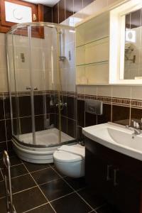 Atam Suites - 95