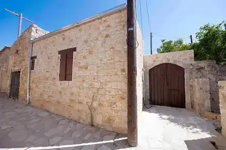 Oinoessa Traditional Boutique Guest Houses - 1