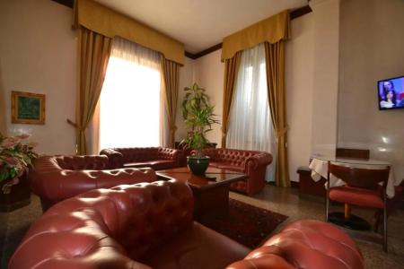 Residence - 9