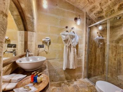 Elysion Cave Suites - 8