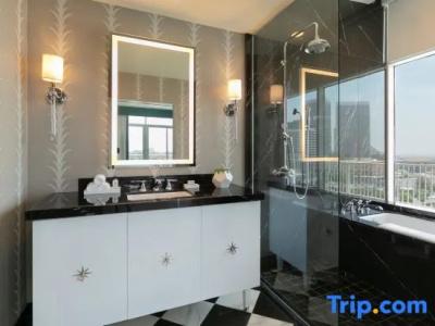 The Beverly Hilton - 108