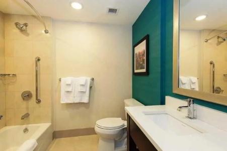 Courtyard by Marriott Times Square West - 50