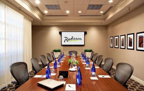 Radisson Phoenix Airport - 19