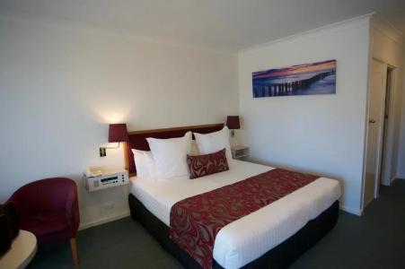 SureStay by Best Western The Clarence on Melville - 30