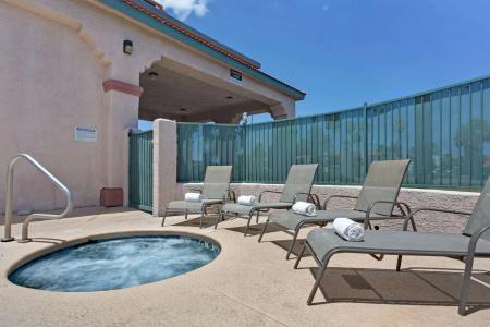 Super 8 by Wyndham Tucson Downtown Convention Center - 10