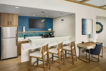Courtyard by Marriott Fort Lauderdale Beach - 39