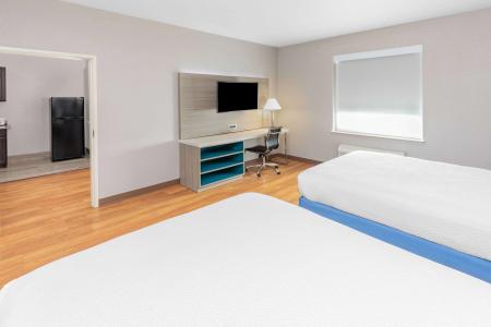 Days Inn & Suites By Wyndham San Antonio Near At&t Center - 4