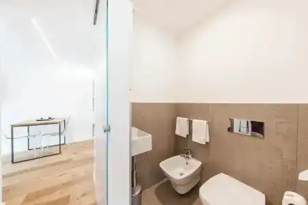 Garda Lake Suite - 102