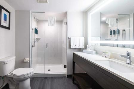 DoubleTree by Hilton North - 7