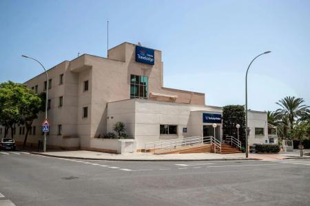 Travelodge Alicante Puerto - 23