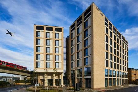 Courtyard by Marriott London City Airport - 0