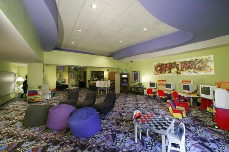 Universal's Hard Rock® - 10