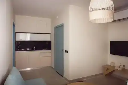 Redcon Suites - 292