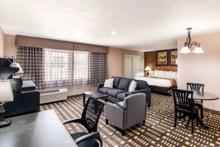 Quality Inn & Suites - 7