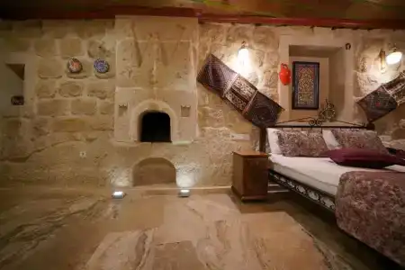 Emit Cave - 123