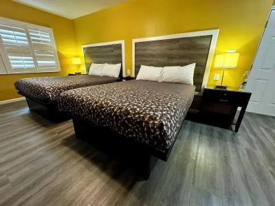 Carmel Wayfarer Inn - 23