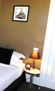 Centennial Inn on Bathurst - 11