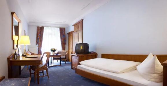 Post-Hotel - 39