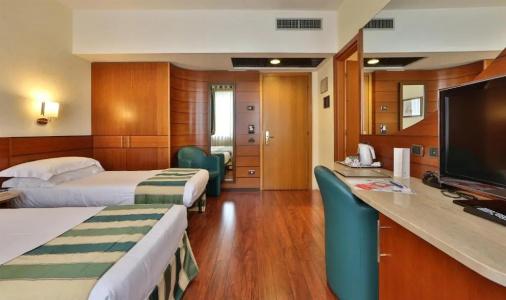 Mirage Sure Hotel Collection by Best Western - 52